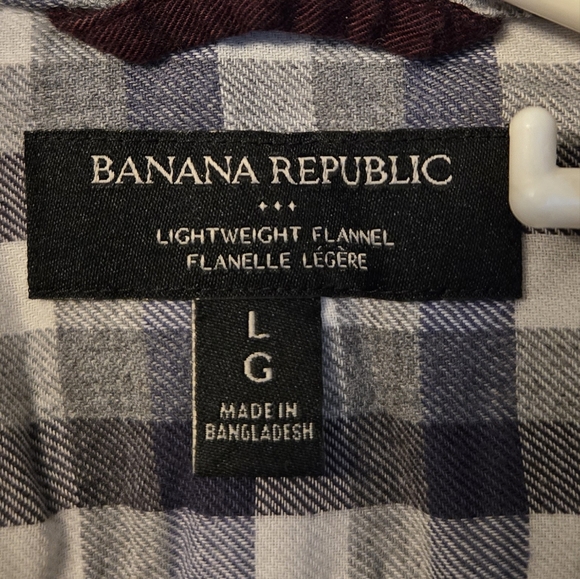 (L) Banana Republic Lightweight Flannel Shirt - Picture 3 of 4